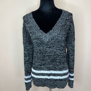 𝅺Love Richie V neck sweater